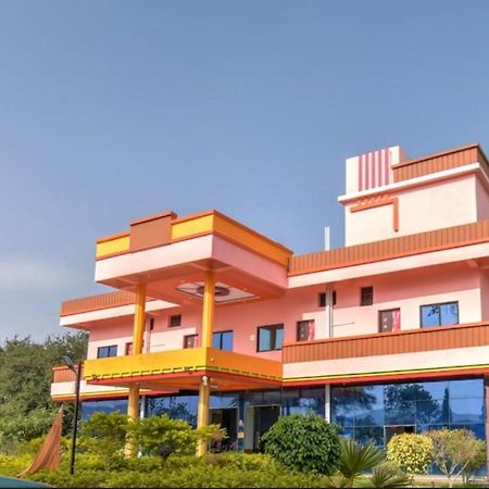 Hotel Nisarg Lodging And Restaurant アウランガーバード エクステリア 写真
