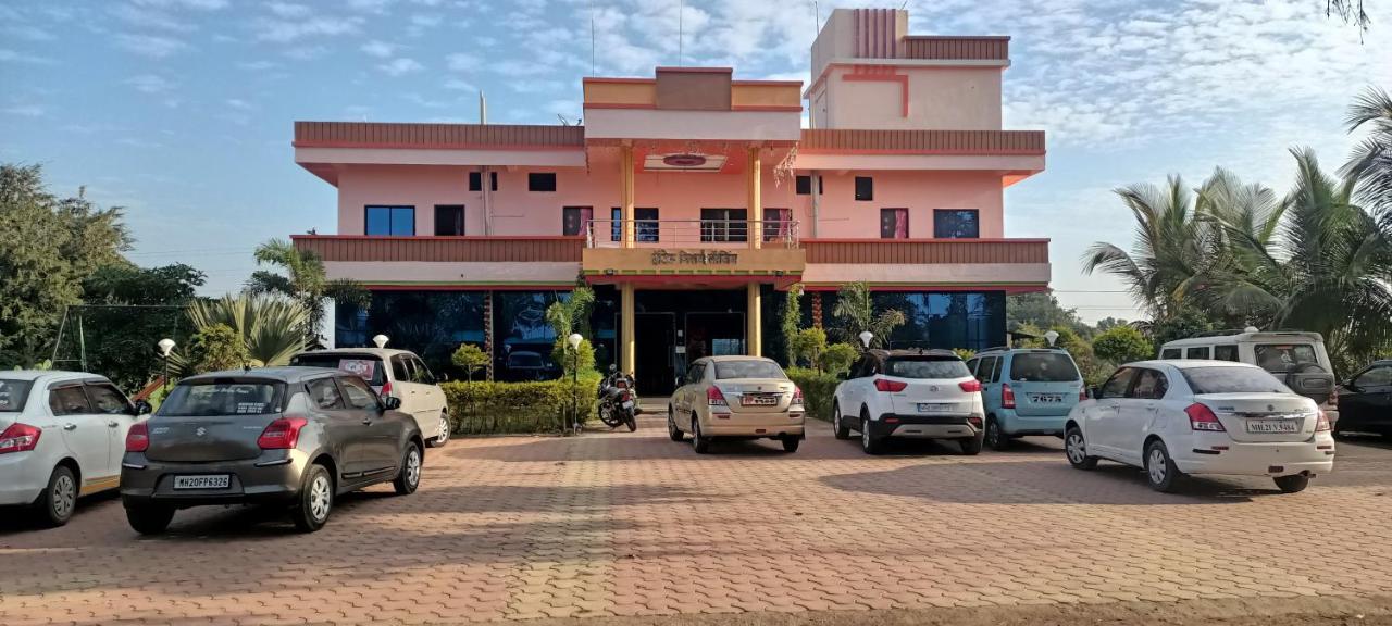 Hotel Nisarg Lodging And Restaurant アウランガーバード エクステリア 写真
