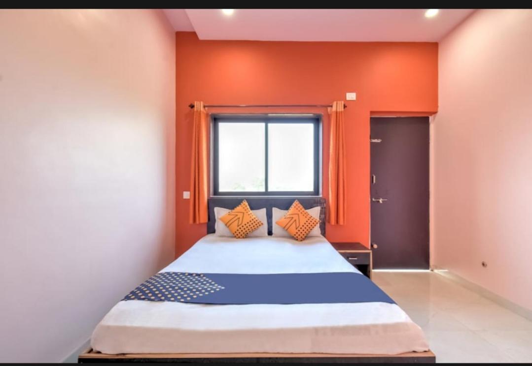 Hotel Nisarg Lodging And Restaurant アウランガーバード エクステリア 写真